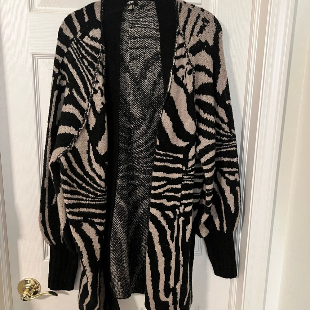 AFRM cardigan sweater Black and Tan size M/L